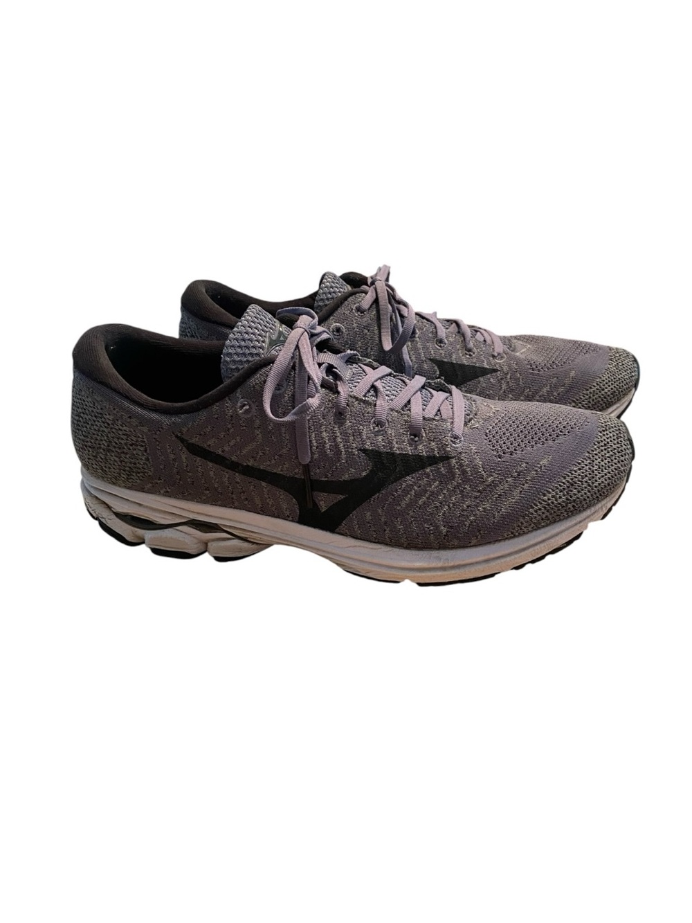 Mizuno‎ Knit Running Shoes in Gray with Black Logo